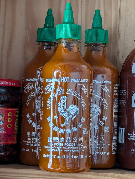 Huy Fong Sriracha Hot Chili Sauce, 17 oz bottle