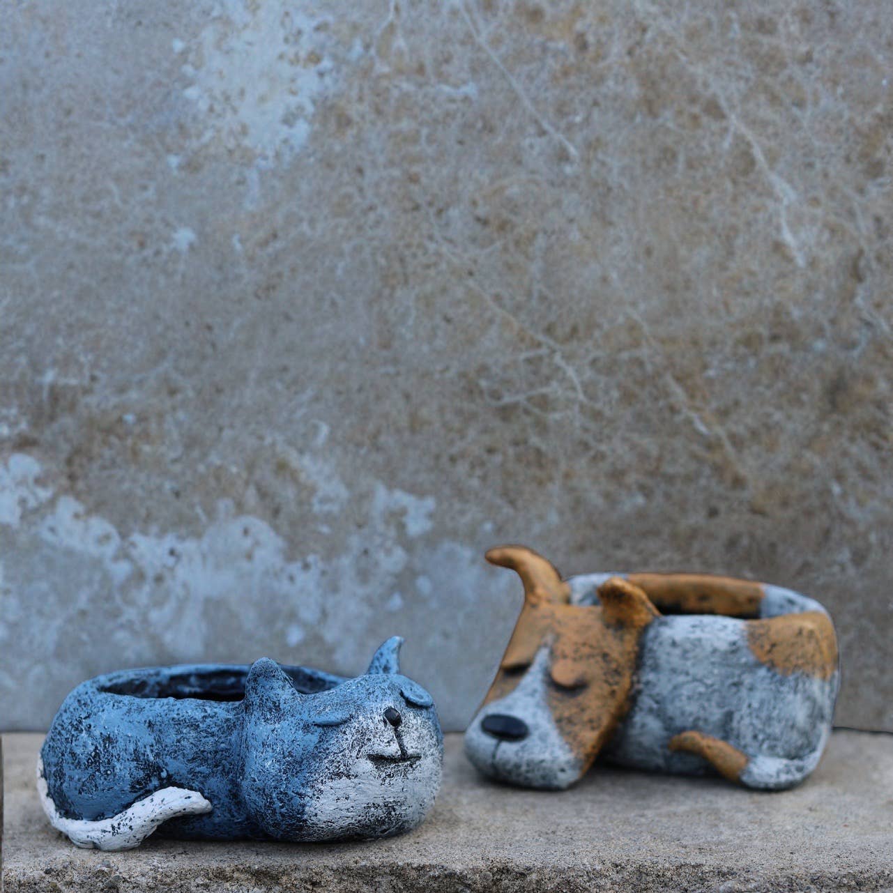 Cohasset Gifts - Luna Sleeping Dog Blobhouse Planter